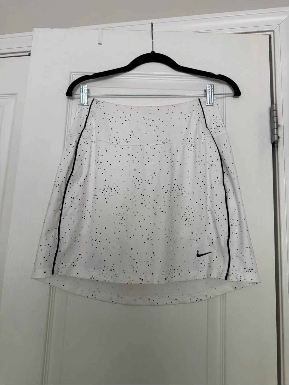 Nike White Speckled Athletic Skirt with Black Piping Size XS